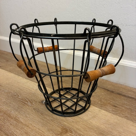 Black Iron Wire Log/Storage Basket w/ 4 Wooden Handles Farmhouse Rustic - Picture 5 of 14